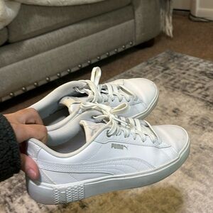 PUMA white tennis shoes